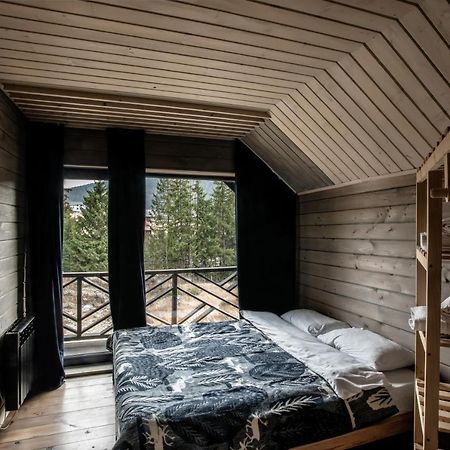 Black Chalet Bukovel Ngoại thất bức ảnh